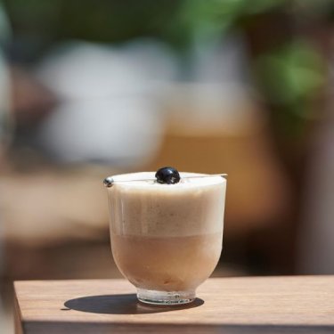 Image on non-alcohol beverage