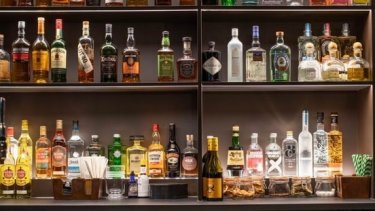 clay's bar