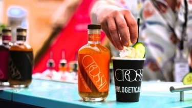 Crossip bottle