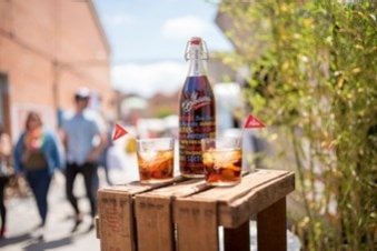 El Bandarra Red Vermouth outside